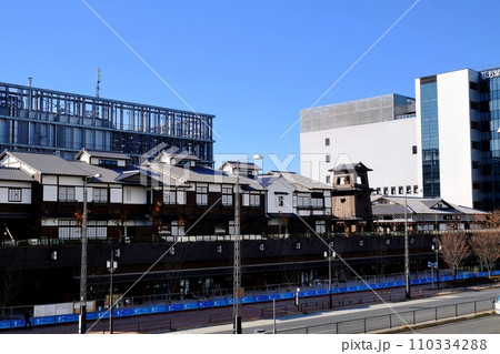 東京中央卸売市場　豊洲市場　グランドオープン間近の千客万来施設 110334288