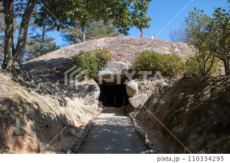 岡山県で最大規模の前方後円墳　こうもり塚古墳 110334295