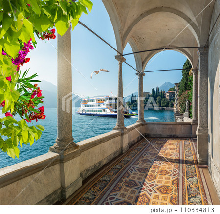 Lake Como in summer 110334813