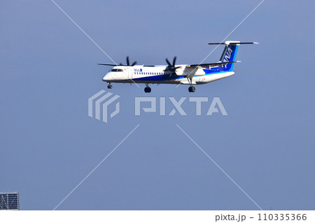 大阪国際空港 ANA ボンバルディア 飛行機 着陸 スカイパーク 大阪国際空港 ANA ボンバルディア 飛行機 着陸 スカイパーク 110335366
