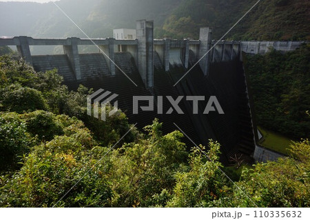 中筋川ダムの堤体 中筋川ダムの堤体 110335632