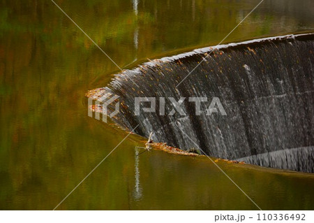 鳴滝ダムの非常用洪水吐 鳴滝ダムの非常用洪水吐 110336492