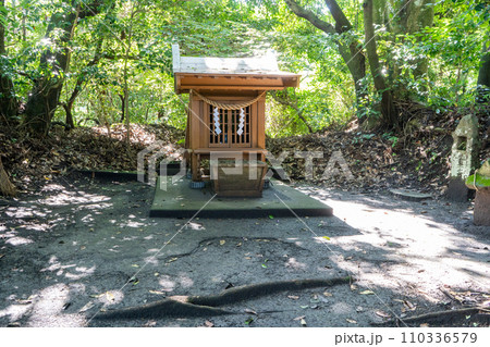 牛根麓稲荷神社のお社の風景(垂水市) 牛根麓稲荷神社のお社の風景(垂水市) 110336579