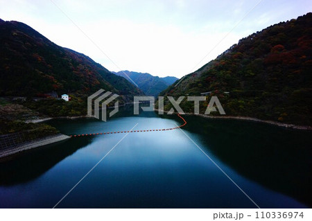 津川ダムのダム湖 津川ダムのダム湖 110336974