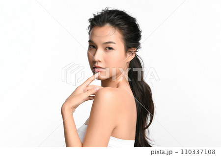 Beautiful young asian woman with clean fresh skin on white background, Face care, Facial treatment, Cosmetology, beauty and spa, Asian women portrait. 110337108
