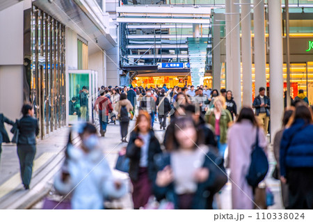 日本の横浜都市景観 横浜では撲滅のマ姿が12月増化したが再び減へ…イ予防のマ不要=令和6年1月6日 日本の横浜都市景観 横浜では撲滅のマ姿が12月増化したが再び減へ…イ予防のマ不要=令和6年1月6日 110338024