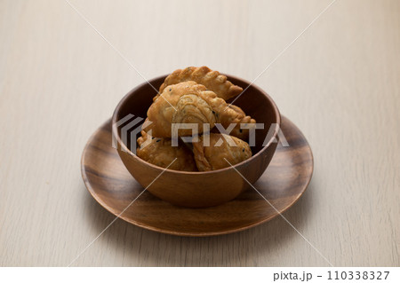 Curry puff 110338327