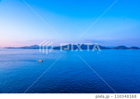 瀬戸内海の朝 110348168