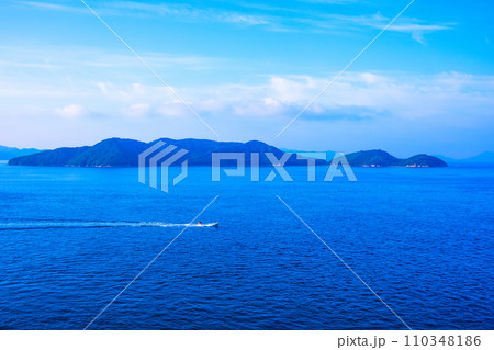 瀬戸内海の朝 110348186