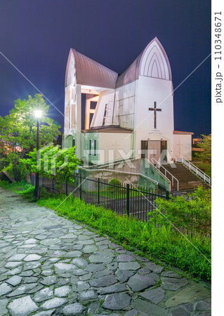 北海道函館_聖ヨハネ教会の夜景風景 110348671