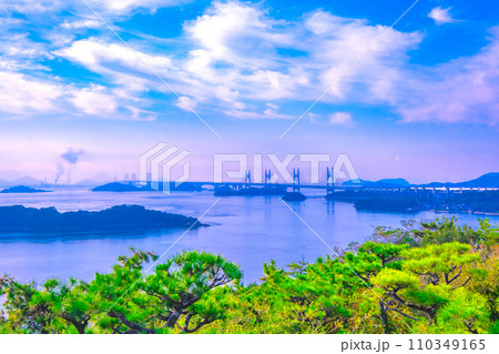 瀬戸大橋と瀬戸内海 瀬戸大橋と瀬戸内海 110349165