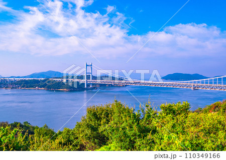 瀬戸大橋と瀬戸内海 瀬戸大橋と瀬戸内海 110349166