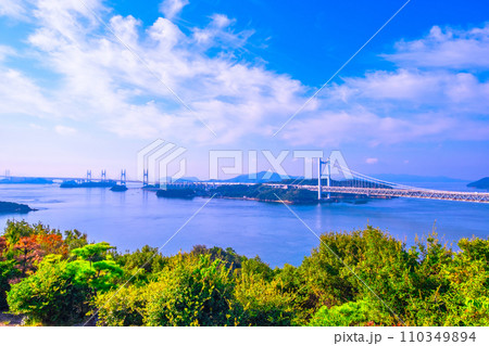 瀬戸大橋と瀬戸内海 110349894