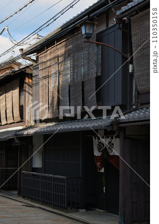 京都祇園新橋の風景 110350158