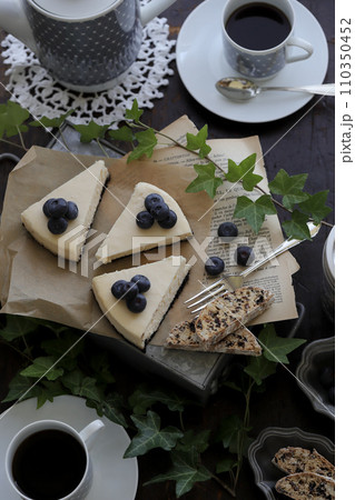 ブルーベリーのレアチーズケーキ ブルーベリーのレアチーズケーキ 110350452