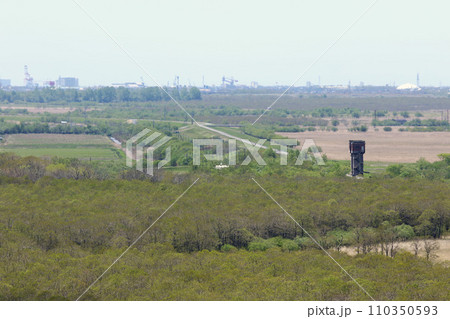 細岡展望台から望む春の釧路湿原岩保木水門 大観望 釧路湿原 釧路川 細岡展望台から望む春の釧路湿原岩保木水門 大観望 釧路湿原 釧路川 110350593