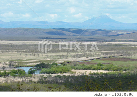 細岡展望台から望む春の釧路湿原 大観望 釧路湿原 釧路川 細岡展望台から望む春の釧路湿原 大観望 釧路湿原 釧路川 110350596