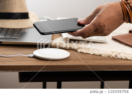 charging the smartphone charging the smartphone 110356708