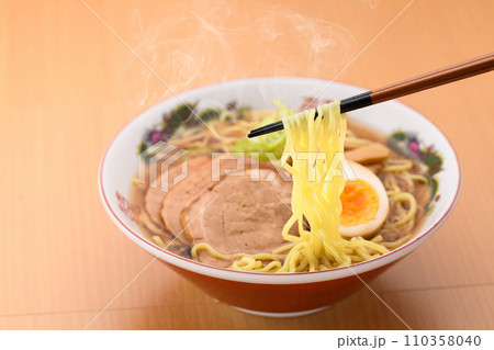 チャーシュー麺 醤油味 チャーシュー麺 醤油味 110358040