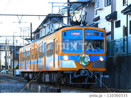流山へ向けて流山線をゆく流鉄5000形 110360335