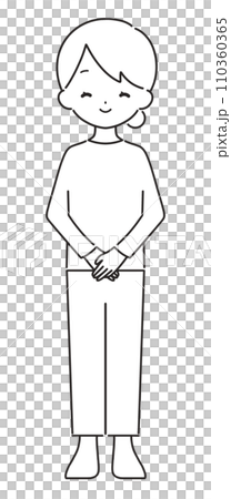 モノクロ｜笑顔で手を組む女性｜私服 110360365
