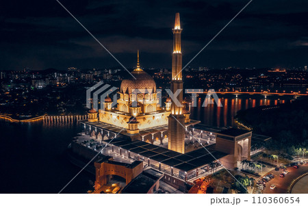 Aerial view of Putra Mosque in Putrajaya 110360654