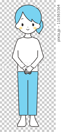 淺藍色 | 微笑並折疊雙手的女人 | 休閒服裝 淺藍色 | 微笑並折疊雙手的女人 | 休閒服裝 110363364