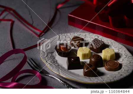 バレンタインチョコ　Valentine's Day  110364844