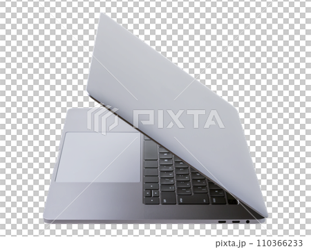 ノートパソコン　手作業で精密に切り抜いた背景透過写真PNG 110366233