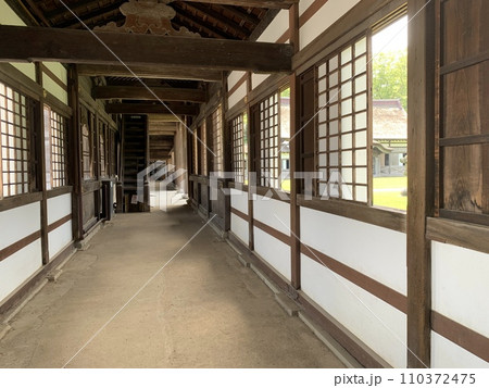 富山県の瑞龍寺 110372475