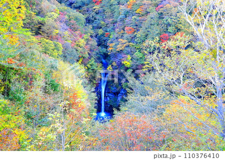 那須高原 駒止の滝／栃木県那須町 110376410