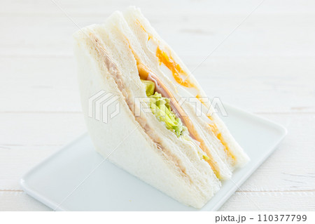 おいしい朝食のミックスサンド おいしい朝食のミックスサンド 110377799