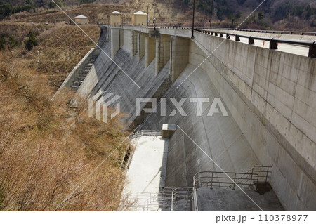 木戸ダムの堤体 110378977