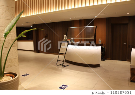 フロントロビーの風景_ノボテル沖縄那覇 110387651