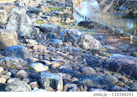 石の風景　荒川運動公園通り沿い　さいたま市 110388201