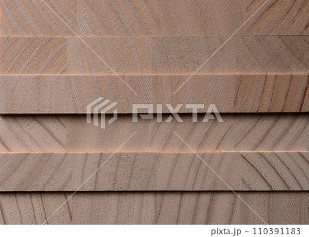 重ねた板の断面 110391183