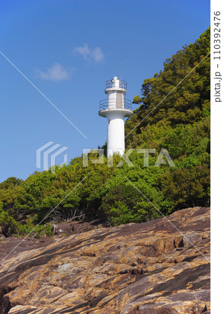 《熊野・楯ヶ崎》千畳敷と二木島灯台 110392476