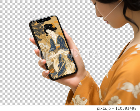 スマホを見る着物姿の女性 110393498