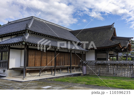 檜皮葺の藩邸・丹波市柏原町 110396235