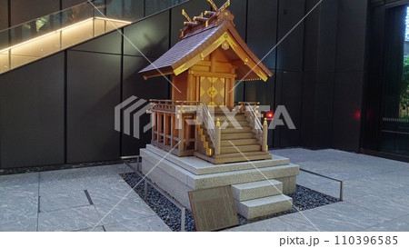 街の中の社 街の中の社 110396585