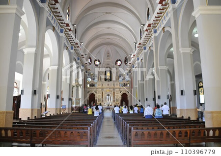 キューバ、サンティアゴ・デ・クーバ郊外、キューバの守護神コブレの聖母寺 110396779