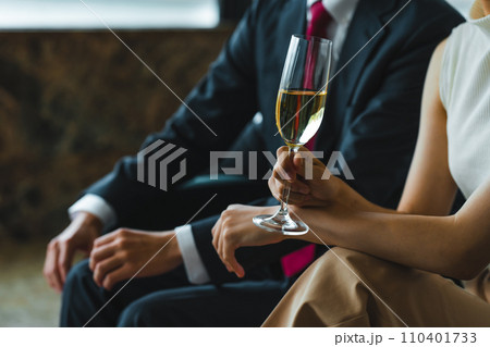 高級なラウンジでのポートレート撮影 高級なラウンジでのポートレート撮影 110401733