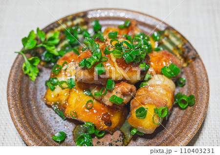 餅の豚肉巻き 餅の豚肉巻き 110403231