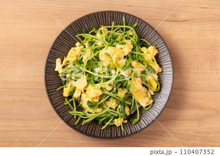 豆苗とたまごの中華炒め 110407352