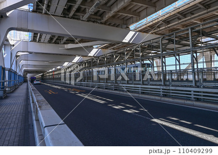 【東京】レインボーブリッジから見る風景も、とても綺麗で良かった。 【東京】レインボーブリッジから見る風景も、とても綺麗で良かった。 110409299