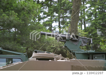 装甲車に搭載された陸上自衛隊の自動擲弾銃 装甲車に搭載された陸上自衛隊の自動擲弾銃 110412207