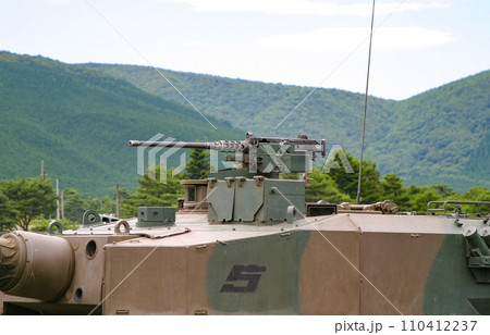 戦車に搭載された陸上自衛隊の重機関銃 戦車に搭載された陸上自衛隊の重機関銃 110412237