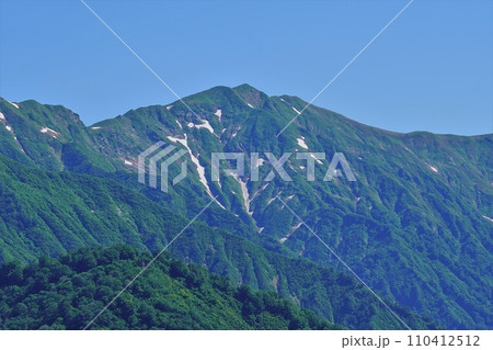 祝瓶山登山道からの西朝日岳 祝瓶山登山道からの西朝日岳 110412512