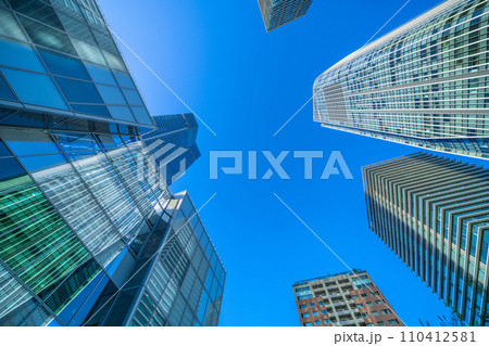 日本の東京都市景観 本日開業の虎ノ門ヒルズステーションタワーやビル群などを望む＝令和5年10月6日 110412581