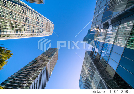 日本の東京都市景観 本日開業の虎ノ門ヒルズステーションタワーやビル群などを望む＝令和5年10月6日 110412609